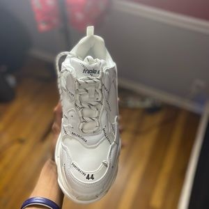 Balenciaga triple S
